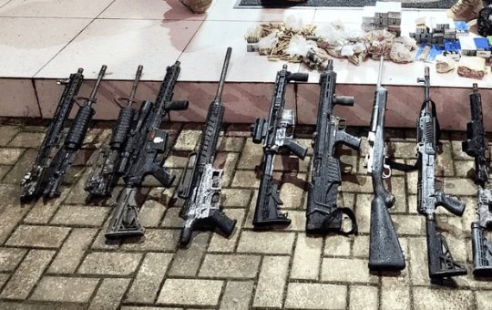 Número de fuzis apreendido neste ano é mais que o dobro comparado a 2022