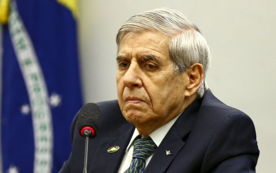 Zanin nega pedido do general Heleno de faltar a depoimento à CPMI