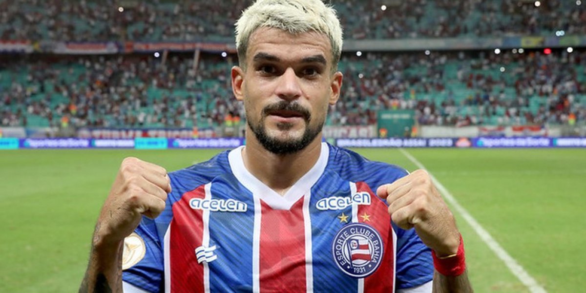 Cauly e Léo Cittadini participam de parte de treino do Bahia