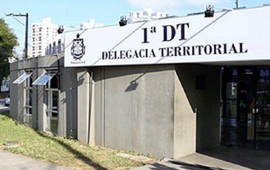 Após tirar foto fazendo 'sinal de facção', homem é sequestrado em bar