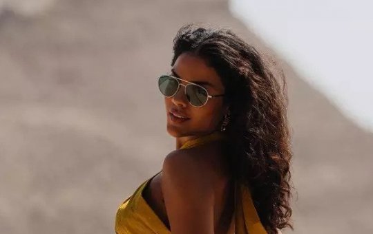 Bella Campos é flagrada curtindo noite de samba com o ex