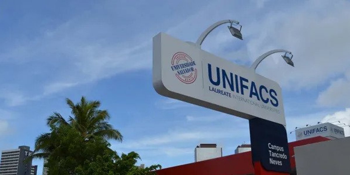 Estudantes do curso de Medicina pedem prisão de reitor de faculdade em Salvador