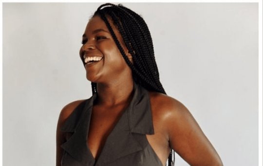 Baiana que trabalhava no lixão em Brasília hoje é Modelo