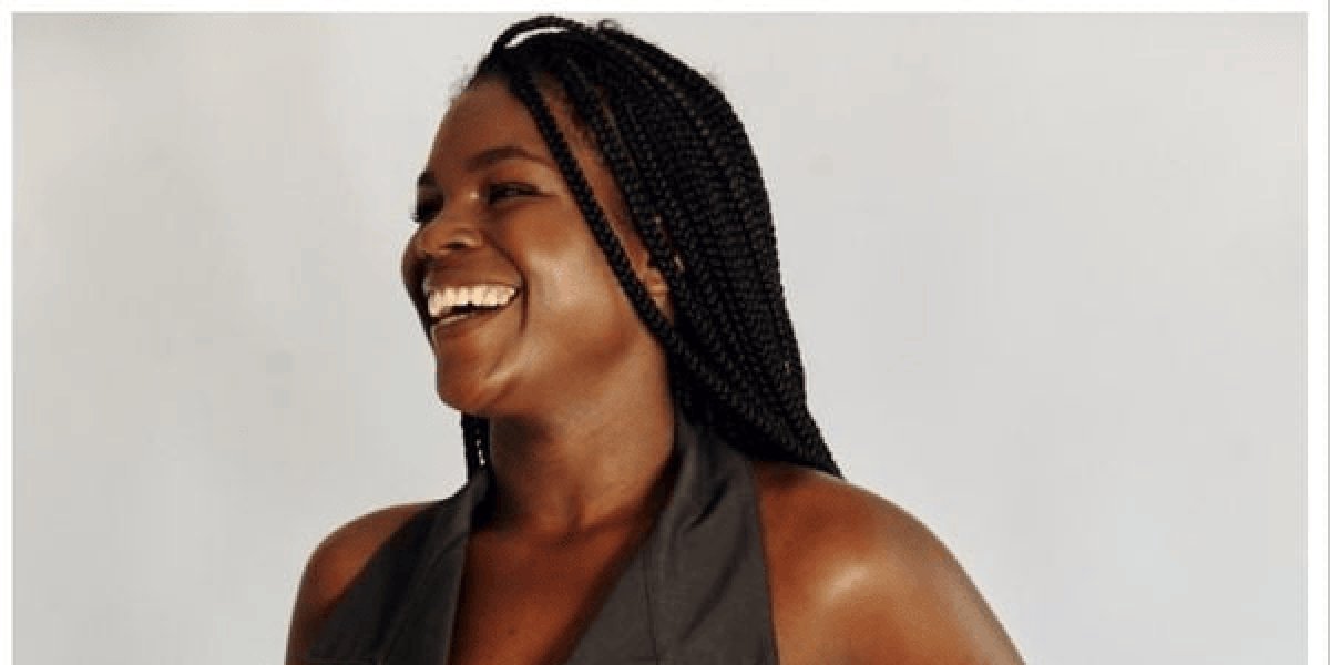 Baiana que trabalhava no lixão em Brasília hoje é Modelo