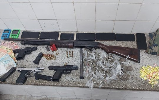 Rondesp apreende armas com líder do tráfico e comparsas em Santo Amaro