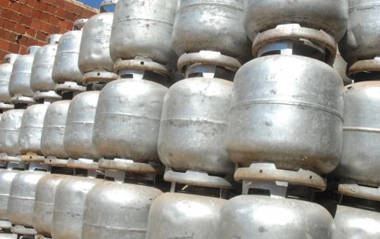 Gás de cozinha fica mais caro a partir deste domingo