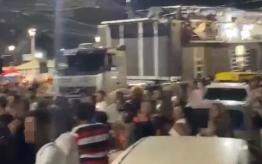Tiros provocam tumulto durante passagem de trio do Psirico na Liberdade