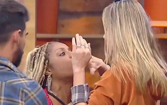 A Fazenda 15: Cariúcha parte para cima de Sheherazade