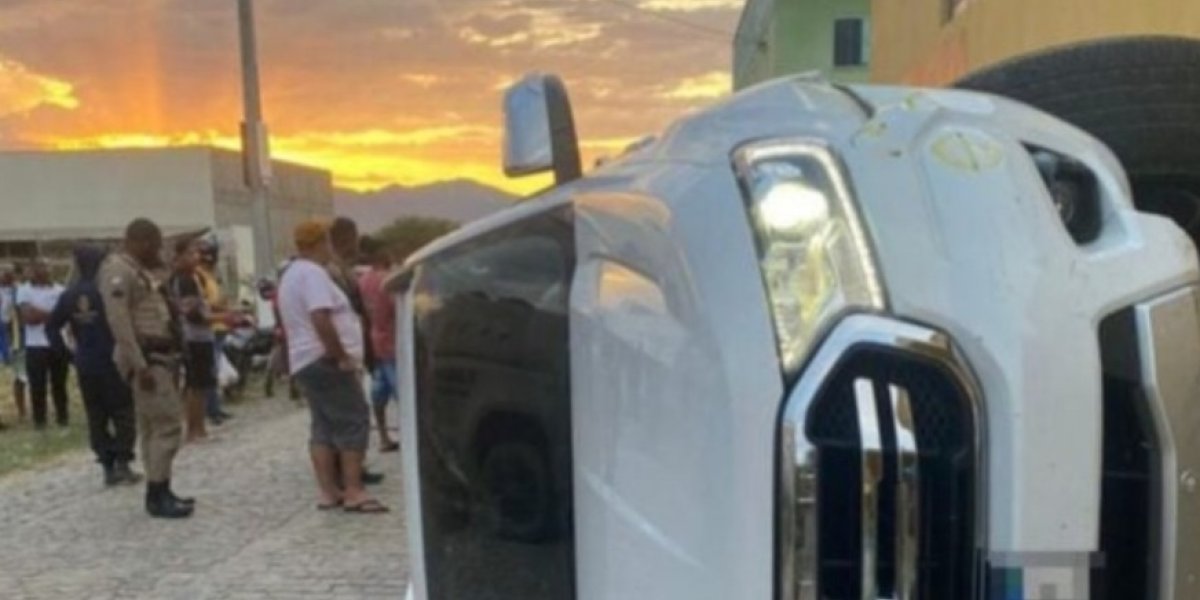 Acidente entre caminhonete e motociclista deixa um morto na Bahia