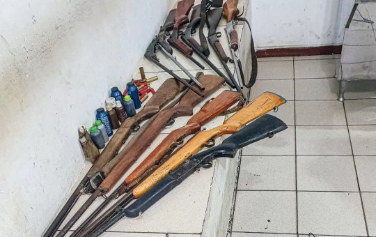 PM apreende 16 armas de fogo durante operação em município baiano