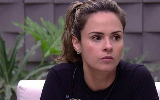 No Paredão: Ex-BBB, Ana Paula Renault expõe traição de Ex