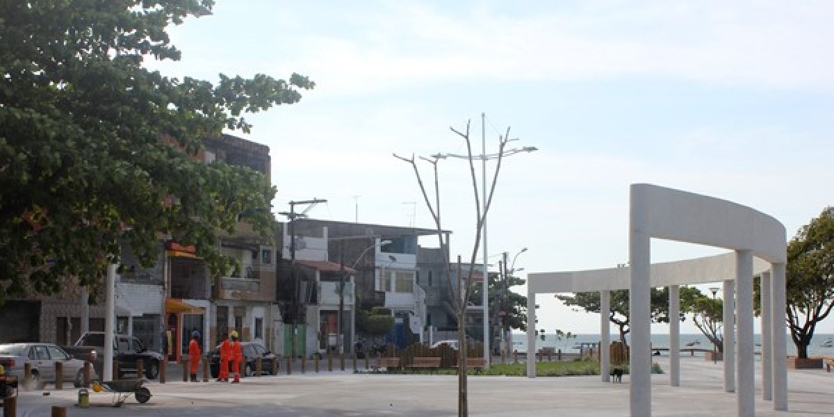 Jovem é morto a tiros na praia da Ribeira