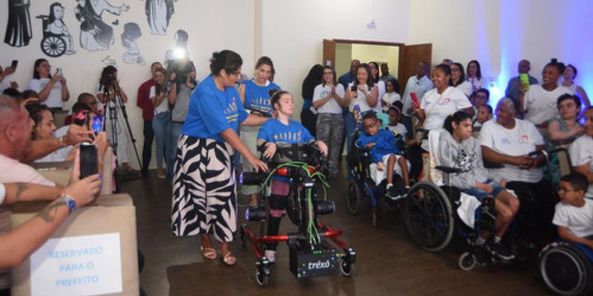 Prefeitura divulga compra de exoesqueletos para ajudar crianças com mobilidade