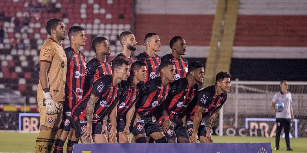 Vitória paga os salários do clube com um mês de antecedência