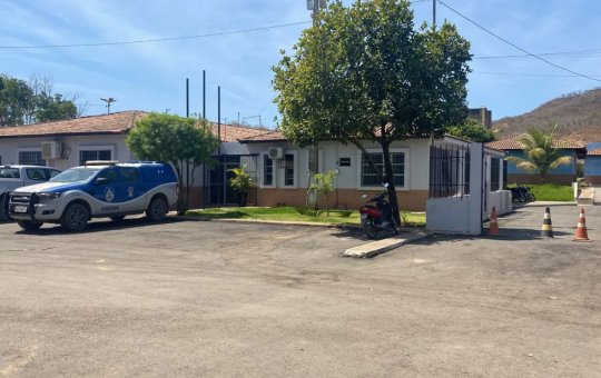 Três pessoas são presas por suspeita de extorsão após enviar fotos íntimas