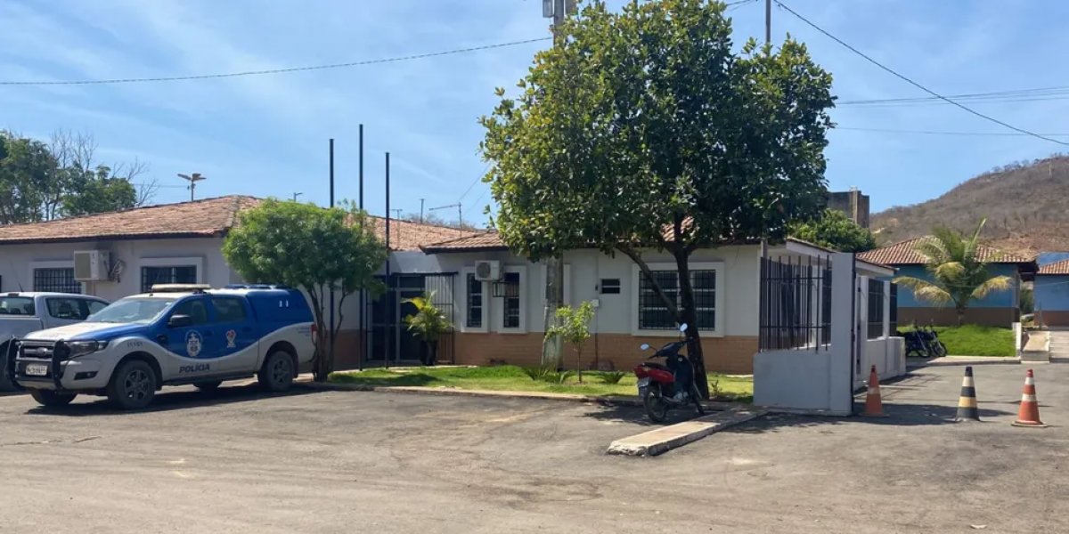 Três pessoas são presas por suspeita de extorsão após enviar fotos íntimas