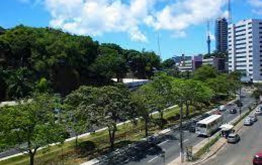 Homem é baleado na Avenida Garibaldi na noite de sexta-feira