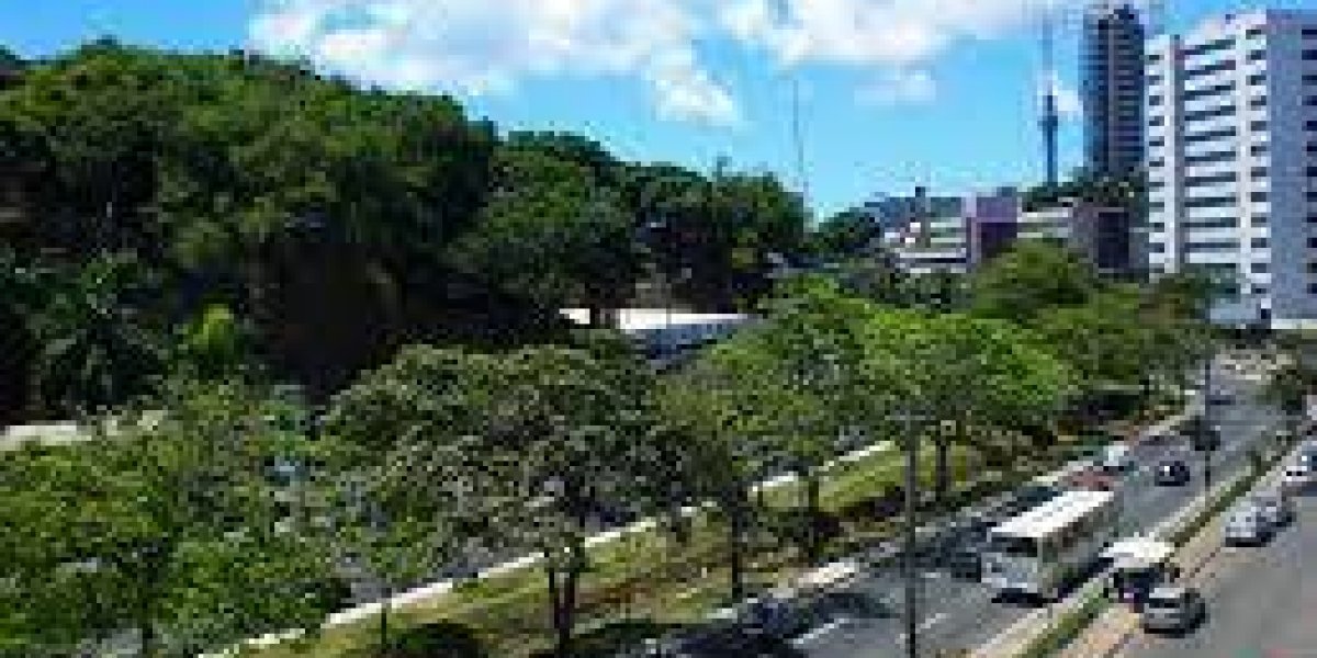 Homem é baleado na Avenida Garibaldi na noite de sexta-feira