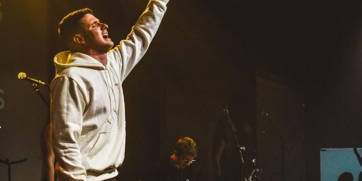 Influencer evangélico Victor Bonato é preso acusado de estuprar 3 mulheres em SP