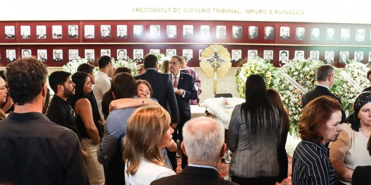 Corpo de Moreira Alves é velado no Supremo Tribunal Federal