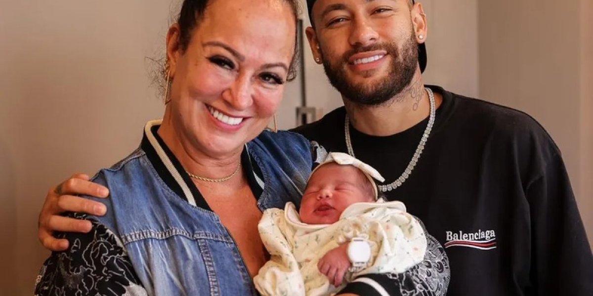 Nadine, Mãe de Neymar encanta web ao postar foto com a pequena Mavie