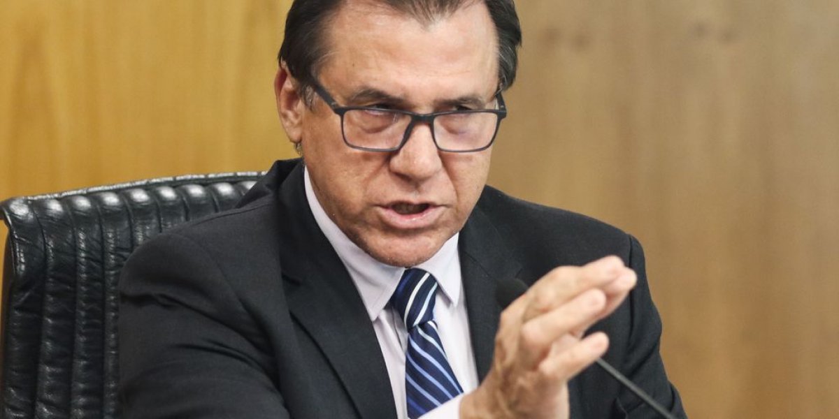 Ministro do Trabalho defende semana com quatro dias de expediente no Brasil