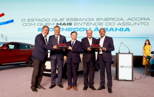 BYD assume parque da Ford e lança pedra fundamental em Camaçari