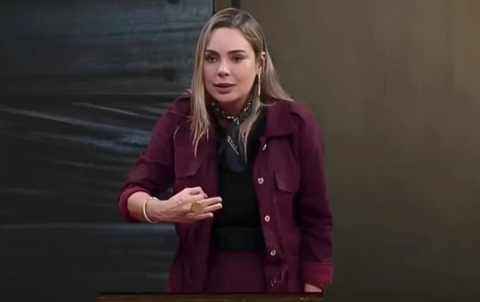 A Fazenda 15: Rachel Sheherazade recebe críticas de internautas no Twitter