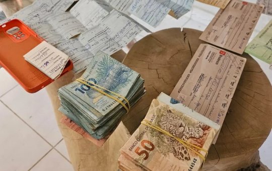 Prefeito de cidade da Bahia é preso com armas e drogas em operação da PF