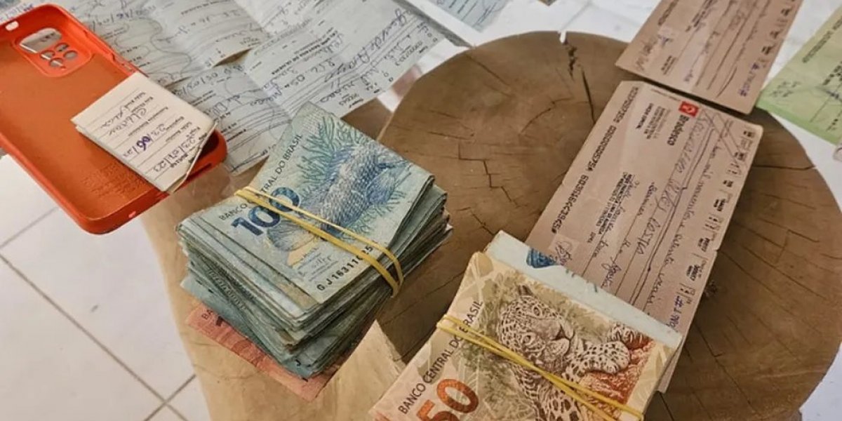 Prefeito de cidade da Bahia é preso com armas e drogas em operação da PF