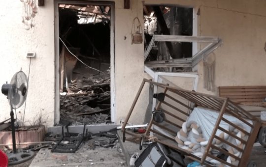 Conflito Israel/Hamas: Soldados israelenses acham bebês mortos em Kfar Aza