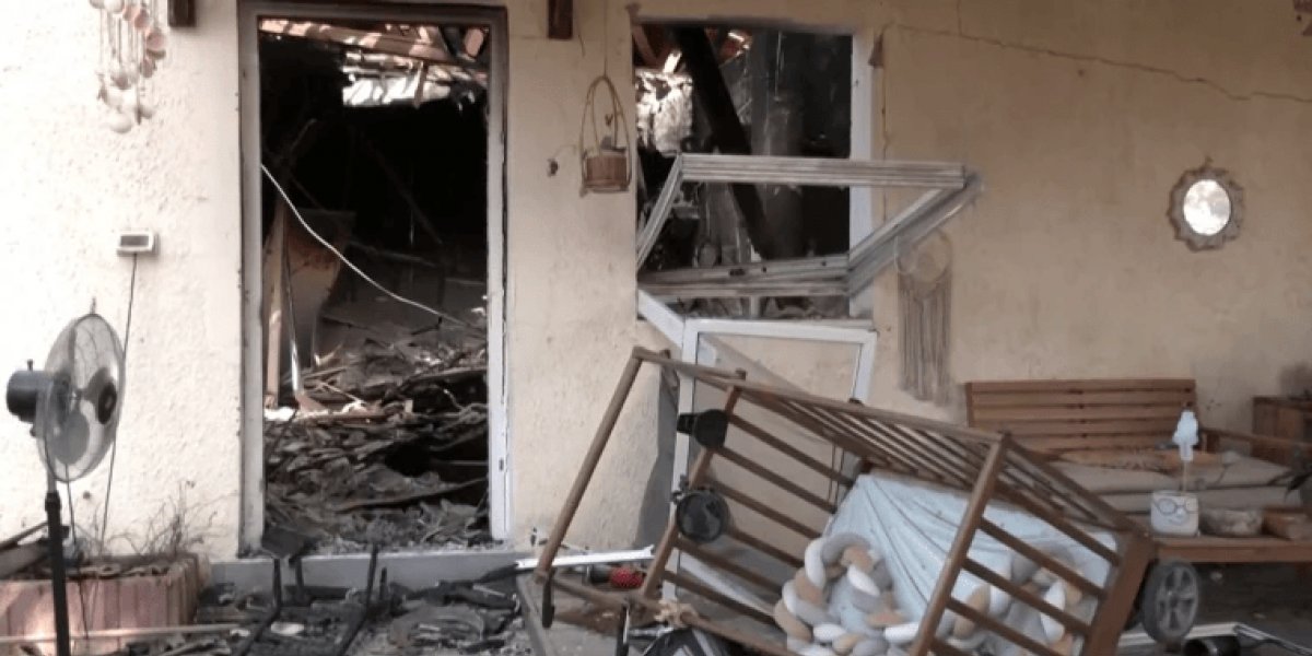 Conflito Israel/Hamas: Soldados israelenses acham bebês mortos em Kfar Aza