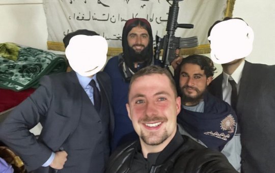 “São meus melhores amigos”, diz homem após ser libertado de sequestro do Talibã