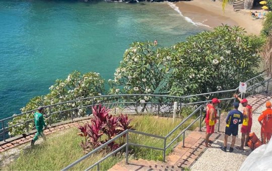 Corpo amarrado a uma pedra é encontrado na praia da Gamboa em Salvador