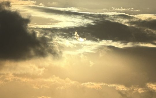 Soteropolitanos foram ao farol da Barra para acompanhar o eclipse solar