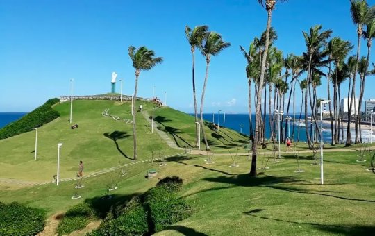 Corpo de homem com ferimento na cabeça é encontrado no Morro do Cristo, na Barra