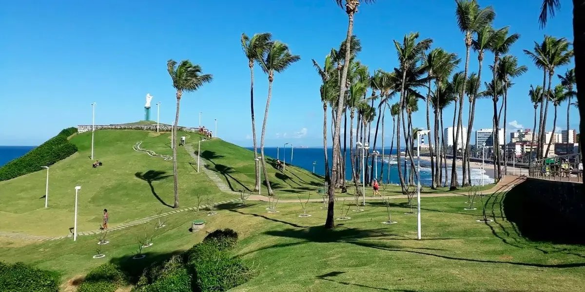 Corpo de homem com ferimento na cabeça é encontrado no Morro do Cristo, na Barra