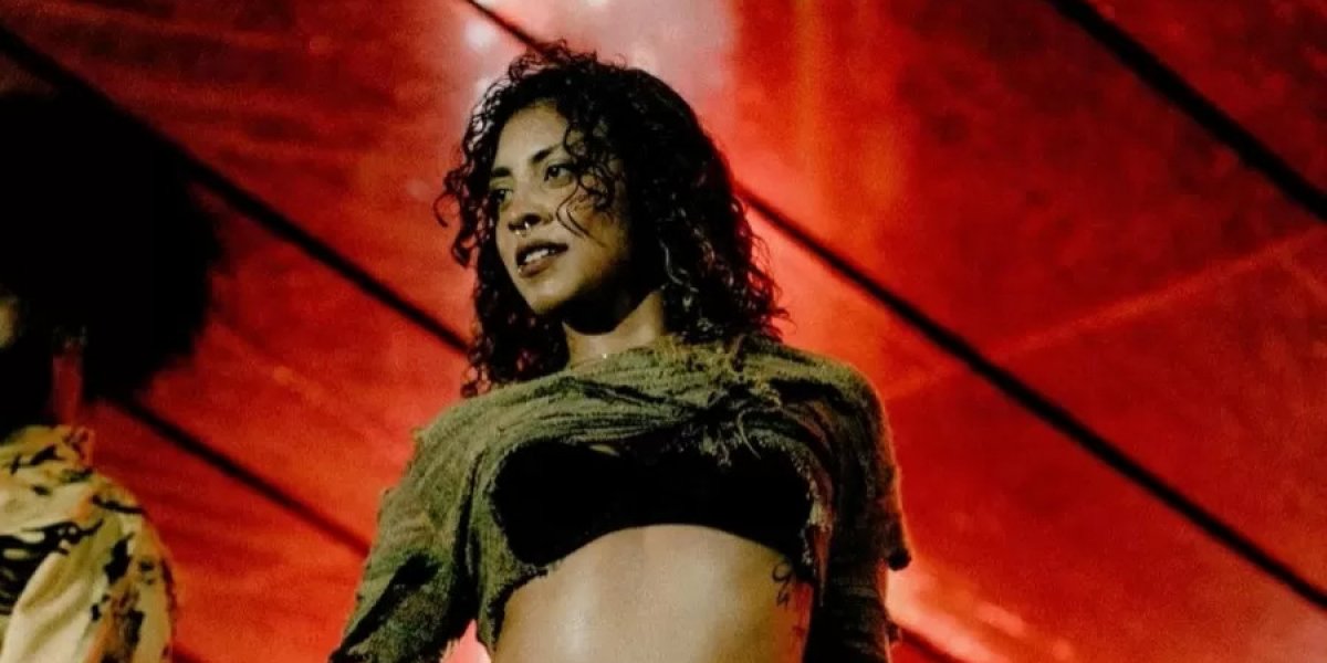Saiba quem é a dançarina que foi vista aos beijos com Luísa Sonza
