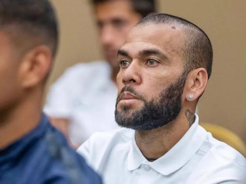 Defesa de Daniel Alves paga R$800 mil a Justiça espanhola para reduzir pena 