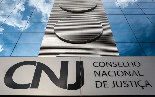 CNJ afasta desembargador por conceder prisão domiciliar a líder de facção na BA