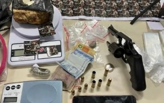 Homem que mantinha mulher em cárcere privado morre em cofronto com a PM