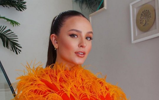 Larissa Manoela diz que não tem mais contato com seus pais
