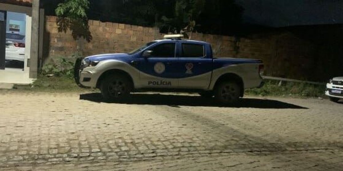 Homem é morto a tiros dentro de oficina em Feira de Santana