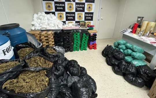 Polícia encontra laboratório de drogas dentro de hotel em Salvador