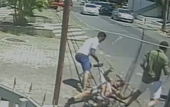 Torcedor do Vitória é agredido por torcedores do Bahia em Salvador