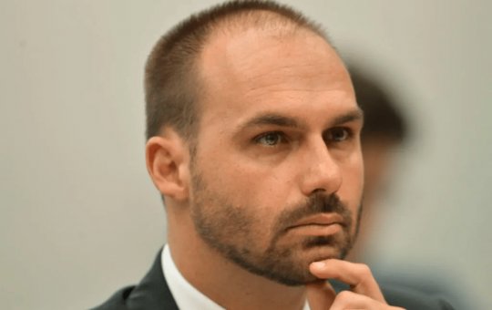 Eduardo Bolsonaro é retirado do ar na TV Argentina após defender porte de armas