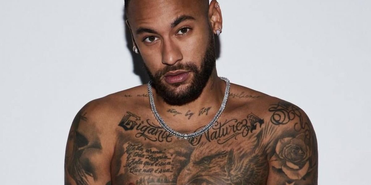 Neymar sensualiza em ensaio para marca de Kim Kardashian