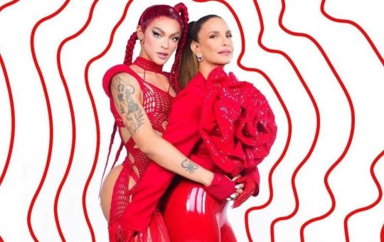 Sobe no Trio: Ivete Sangalo recebe Pablo Vittar no Farol da Barra