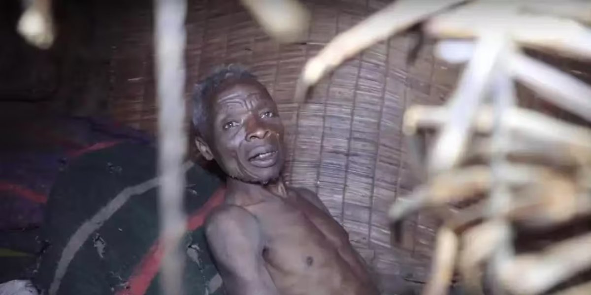 Homem vive isolado há mais de 50 anos por medo de mulher