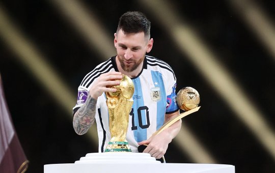 Messi ganhará a oitava Bola de Ouro, diz jornalista